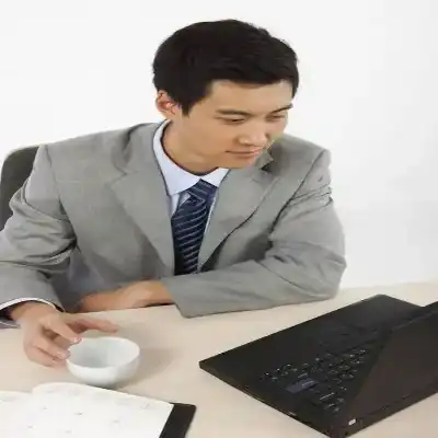 万棠宇